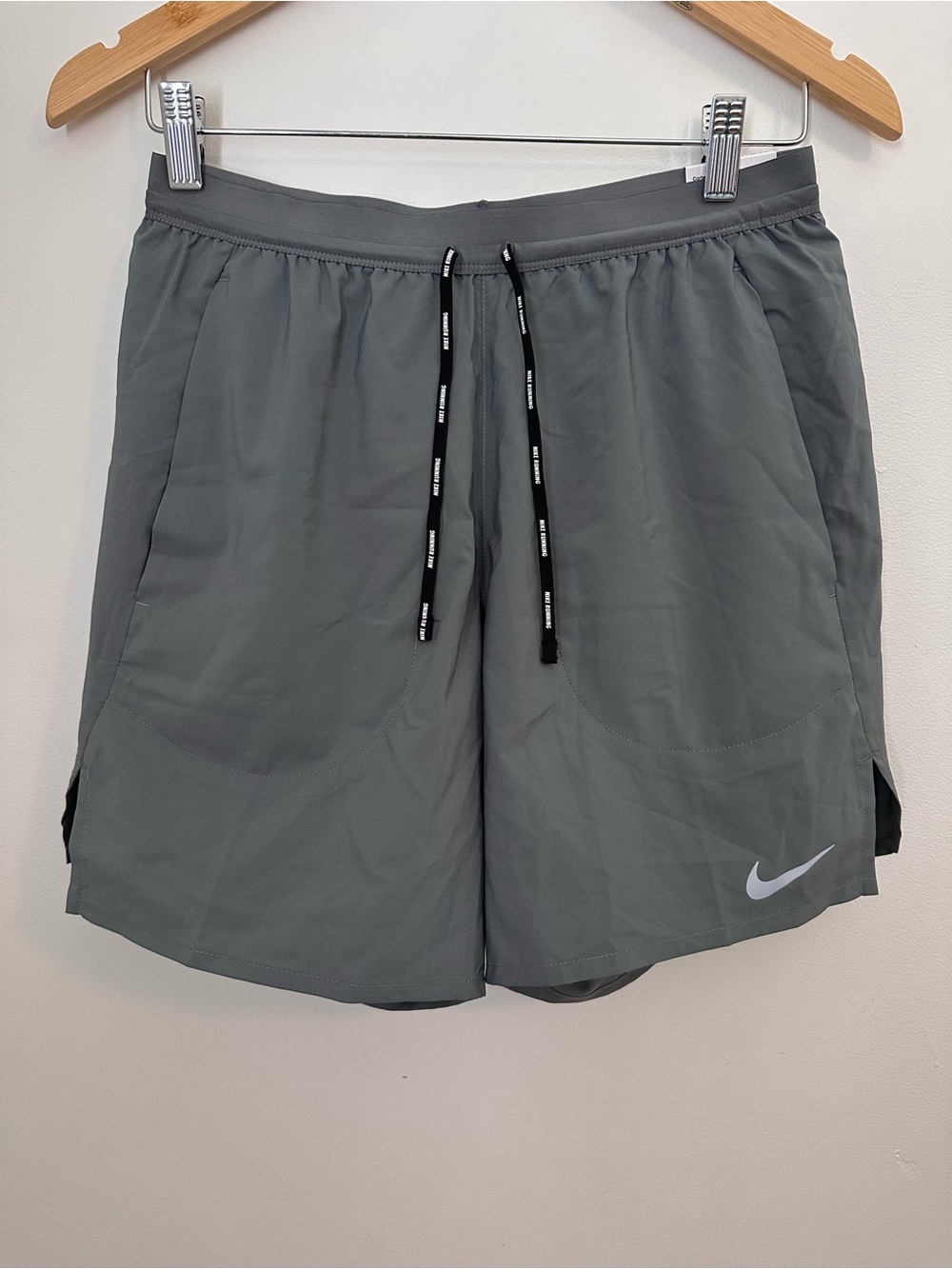 Nike Men's Gray Athletic Running Shorts Standard Fit 7” inseam